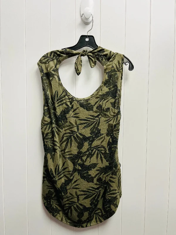 women's T-shirts with international branding.Camouflage Print Top Short Sleeve Old Navy, Size Xl