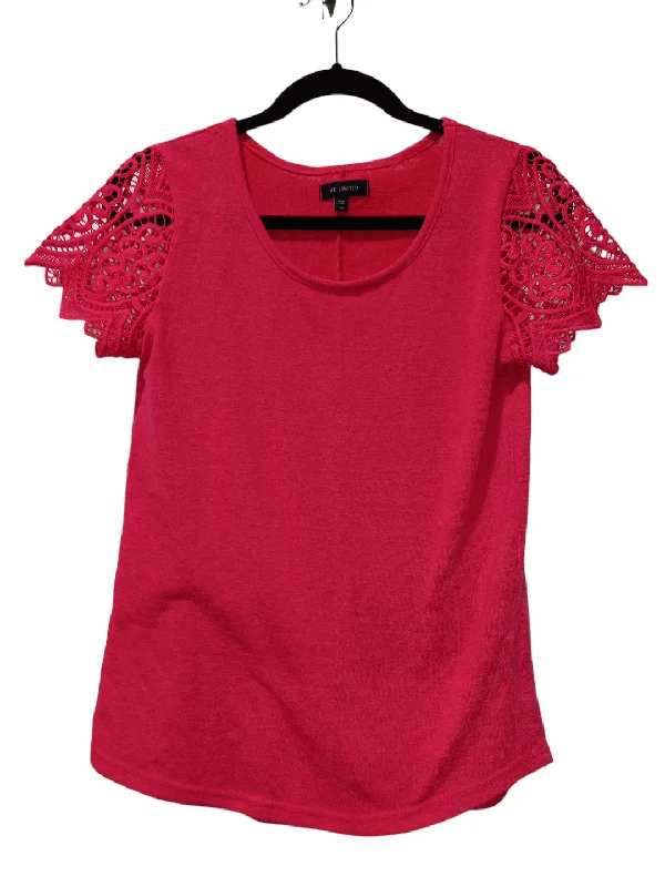 women's T-shirts with asymmetrical hemlinesRed Top Short Sleeve Limited, Size S