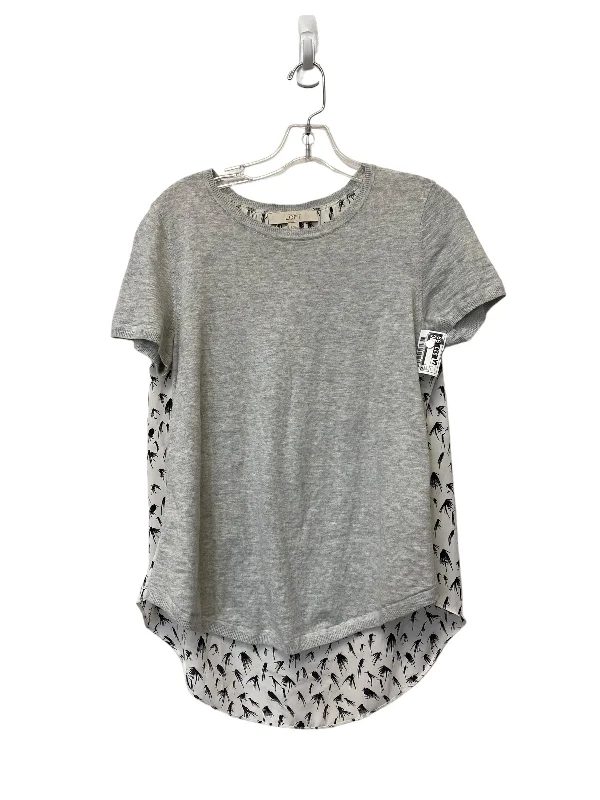 women's T-shirts with bohemian vibesGrey Top Short Sleeve Loft, Size S