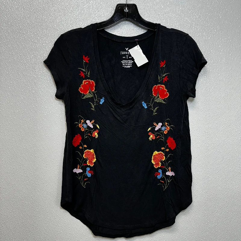 women's T-shirts with breastfeeding accessFloral Top Short Sleeve American Eagle, Size Xs