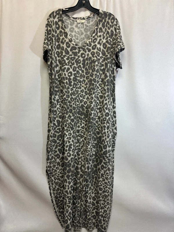 women's high-end dressesAnimal Print Dress Casual Maxi Clothes Mentor, Size Xl