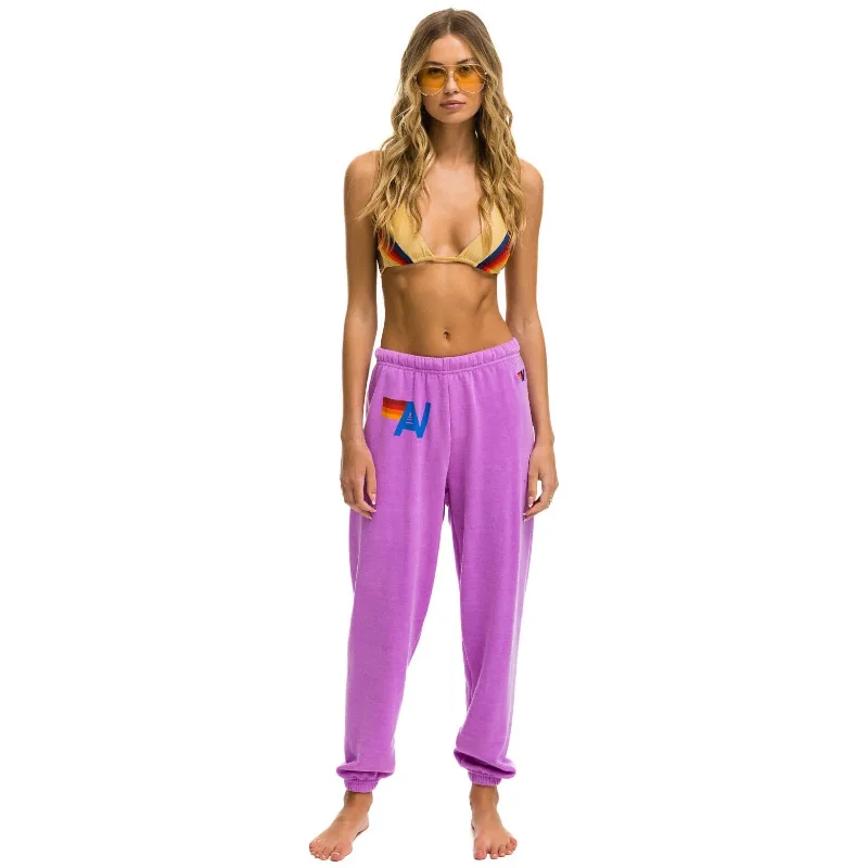 women's high-performance pantsWomens Logo Sweatpants Neon Purple